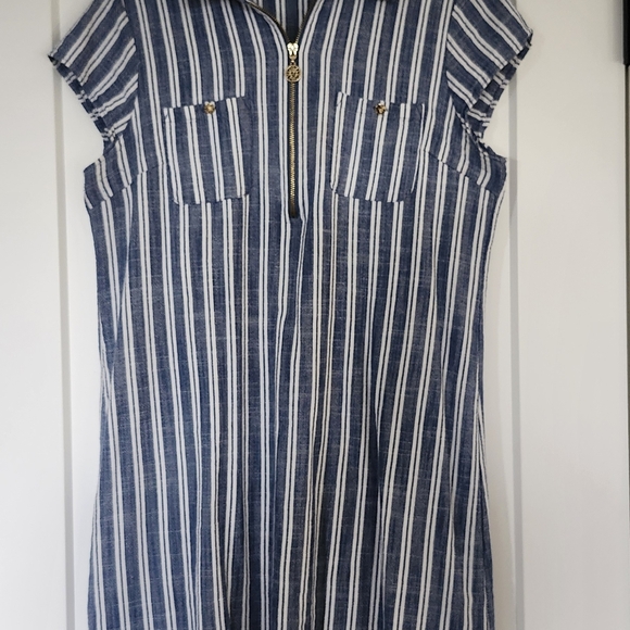 Dress - Picture 3 of 4